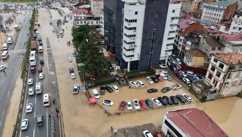 Trabzon'da Sel Felaketinin Ardından Kayıp Kişi İçin Arama Çalışmaları Devam Ediyor