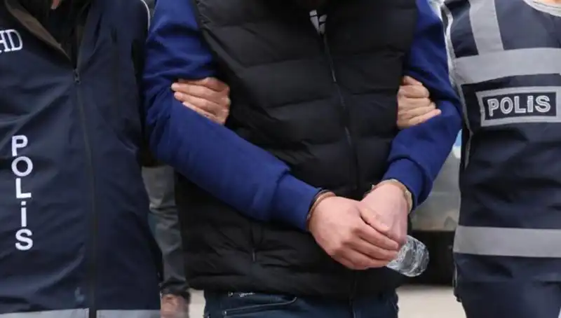 DAEŞ'e Yönelik 4 İlde Gece Baskınları: 4 Şüpheli Gözaltında
