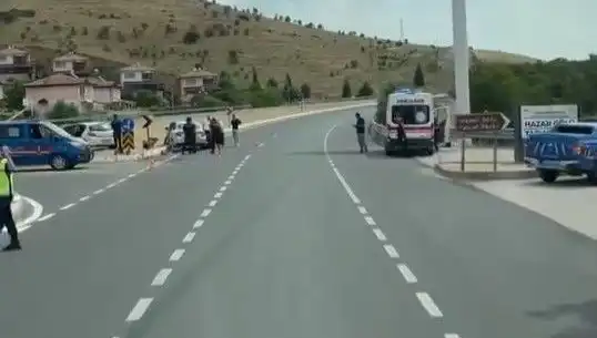 Elazığ'da Korkutan Trafik Kazası: İki Otomobil Çarpıştı, Yaralılar Var!