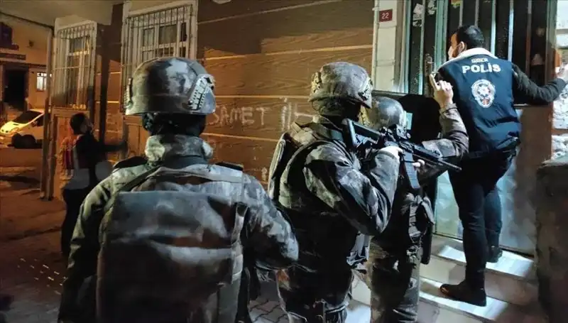 Adana'da Yoldaşlar Suç Örgütüne Operasyon: 41 Kişi Tutuklandı
