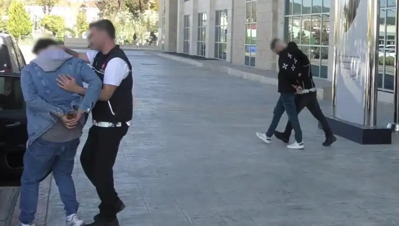 Uşak’ta Uyuşturucu Operasyonunda Dört Kişi Tutuklandı: Detaylar Neler?