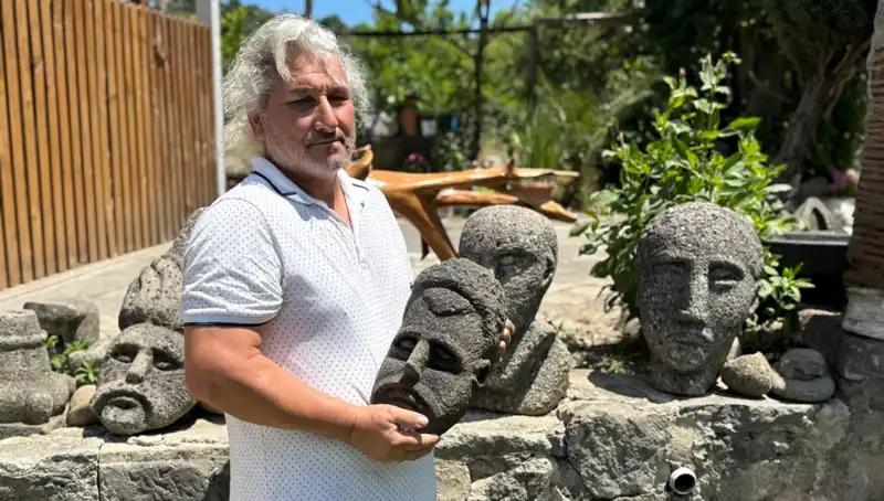 3 Günde Yüzlerce Tarihi Eser Üreten Yetenekli Sanatçı: "Hepsini Saklayacağım!"