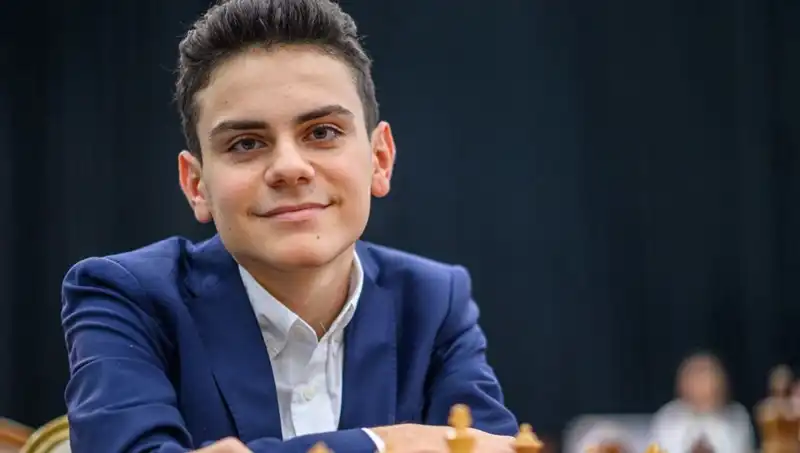 16 Yaşındaki Türk Genç, Dünya Şampiyonunu Yenen İlk Sporcu Oldu