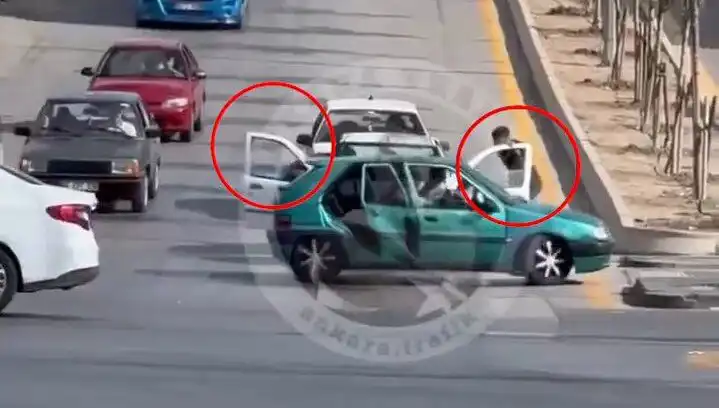 Trafikte Bıçak ve Kılıçlarla Saldırıya Gözaltı: Olayın Ardındaki Gerçekler