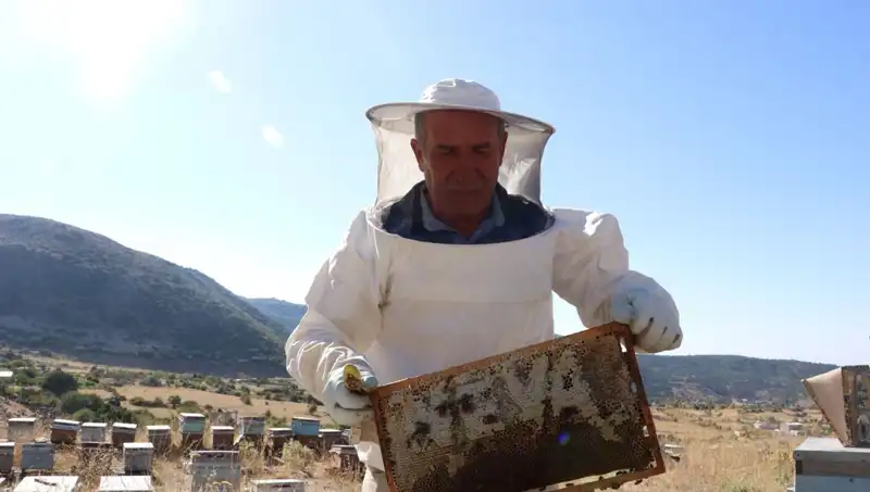 25 Yıl Sonra Farklı Bir Başarı: 2 Ton El Yapımı Mobilya Üretti