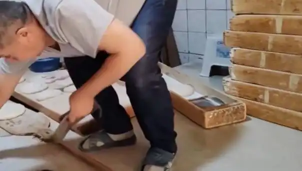 Fırıncıya 105 Bin TL Ceza: Pide Tezgahında Terlik Şoku!
