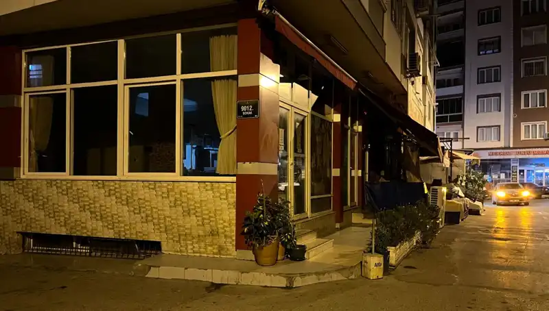 İzmir'deki Kahvehanede Silahlı Saldırı: Bir Personel Hayatını Kaybetti