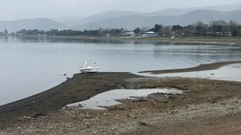 İznik Gölü'nde Çekilme Sinyalleri: Kuraklık Tehlikesi Büyüyor