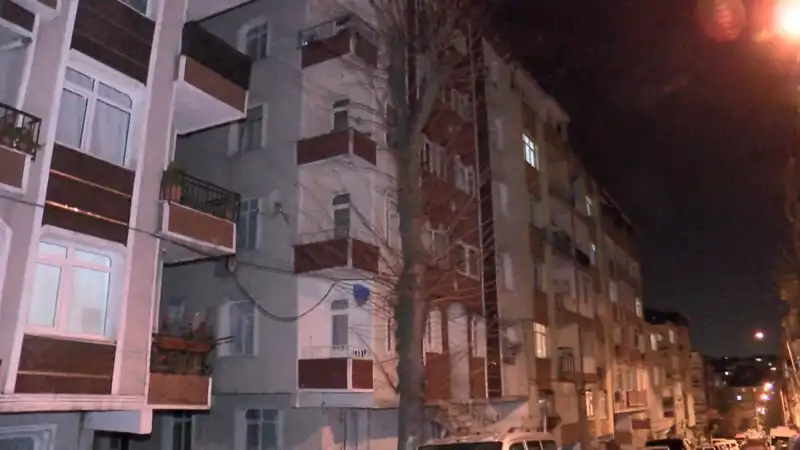 Altı Katlı Binada Panik: Kolonlardan Gelen Sesler, Apartmanın Tahliyesini Gerektirdi!