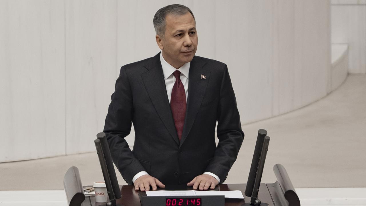 Türkiye'den 121 bin 695 Suriyeli ülkesine geri döndüğünü açıkladı.