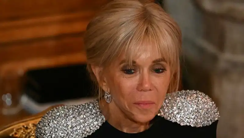 First Lady Davasında "Erkek Olarak Doğdu" İddiasının Peşine Düşüldü: Beraat Kararı