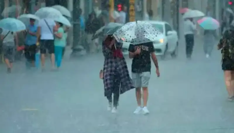 Yangın Riski Artıyor: Meteorolojiden İstanbul'a Kuvvetli Rüzgar ve Sağanak Uyarısı