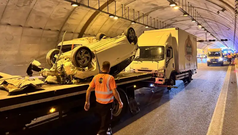 Kuzey Marmara Otoyolu'nda Otomobil ve Kamyonet Çarpıştı: Kaza Detayları Açıklandı