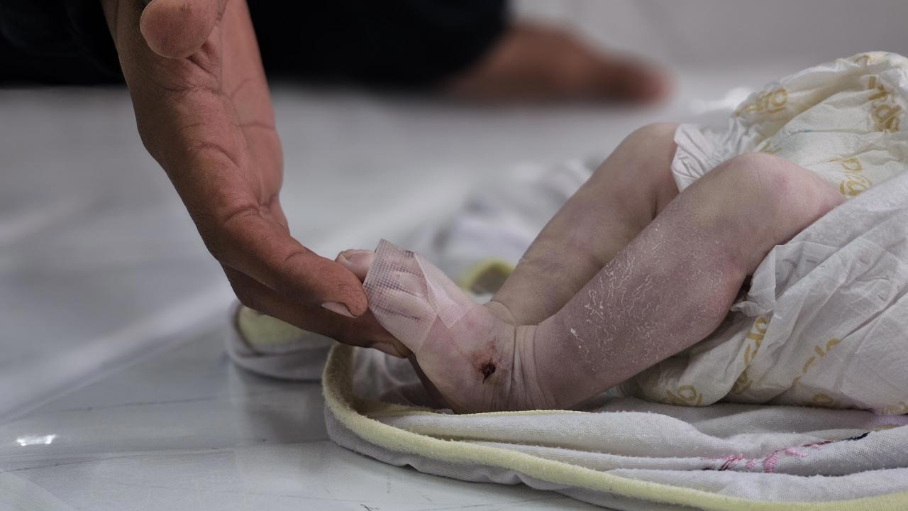 Gazze'de Nöbet Tutan Aileler Çocukları İçin Endişe Ediyor