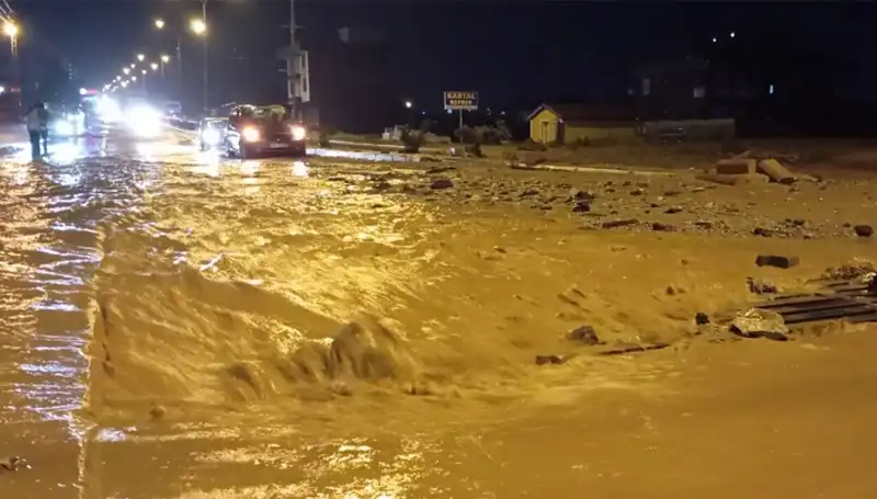 Türkiye'nin Kalbinde Sel Faciası: Konya ve Ankara Sular Altında Kaldı