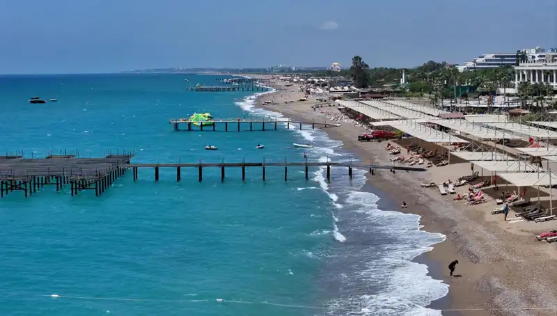 Antalya Sahillerinde Güneşli Hava Yoğunluğu, Turizmi Canlandırıyor