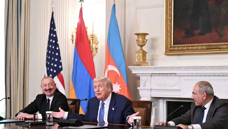Aliyev, Ermenistan’a Anayasa Meselesinde Hızlı Adım Atılması Çağrısı Yaptı