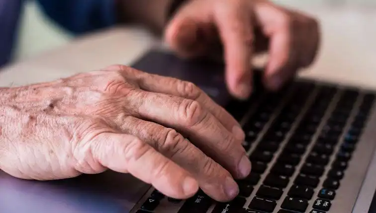 Teknoloji ve Zihin Sağlığı: Demansa Karşı Güçlü Bir Kalkan Mı?