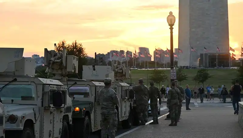ABD Ordusunun Chicago'ya Girişi, Şehirde Panik ve Heyecan Yaratıyor!