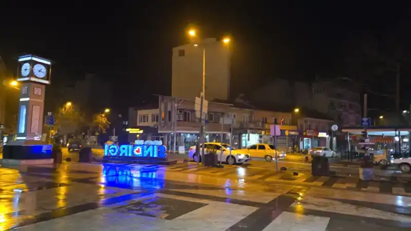 Sındırgı'da 5.1 Büyüklüğünde Şiddetli Deprem: İlk Bilgiler ve Etkileri