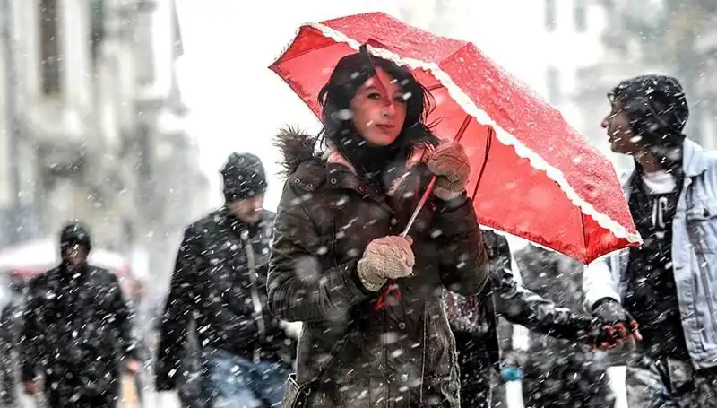 İstanbul’da Soğuk Hava Dalgası Başladı: Sıcaklık 20 Derece Düşecek!
