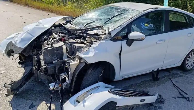 Çanakkale'de Trafik Kazası: İki Yaralı, Kazanın Nedeni Ne?