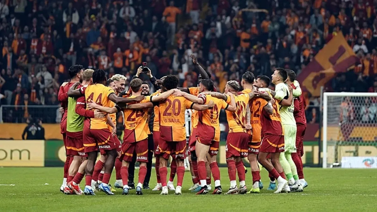 Galatasaray - Tottenham Maçında Muhtemel Kadro: Buruk'tan İlk 11'de Sürpriz Tercih