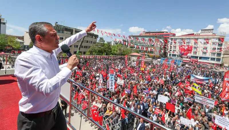 Özgür Özel: Terör Devleti ile Mücadelenin İfadesi Olarak Silah Bırakma Çağrısı