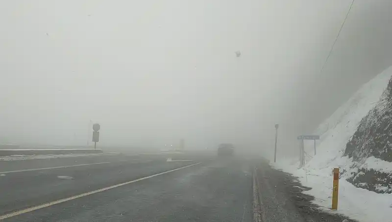 Bolu Dağı'nda Kar ve Sis Ulaşımını Zora Soktu, Sürüşte Dikkat Edilmesi Gerekenler