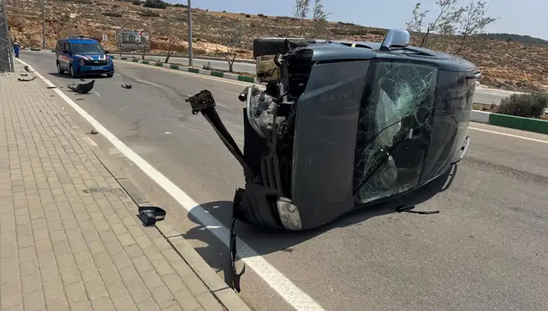 Kilis'te Ticari Araç Devrildi: Olayda 4 Kişi Yaralandı, Detaylar Açıkladı