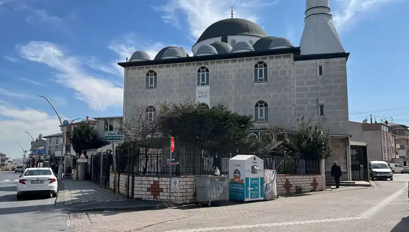 Cami Tuvaletinde Bulunan Adamın Gizemi: Suikast mı Yoksa Tesadüf Mü?