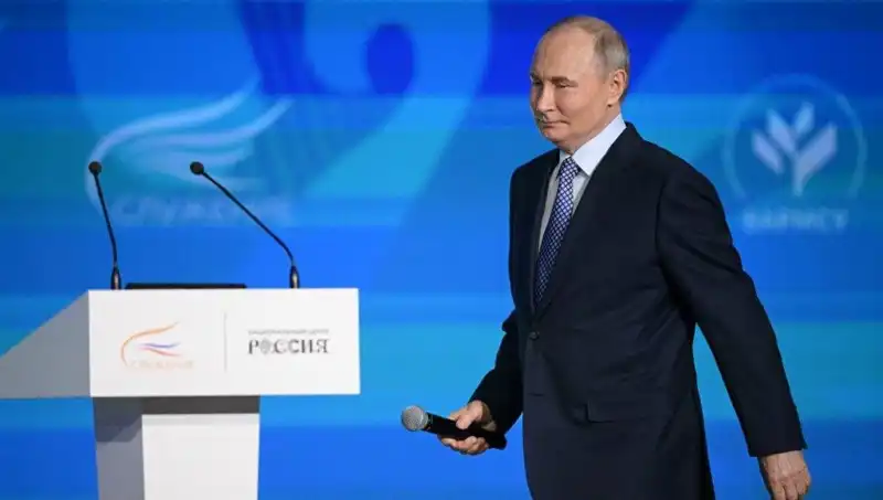 Rusya'da Yabancı Ajan Yasasında Son Gelişmeler: Putin'den Tarihi İmza