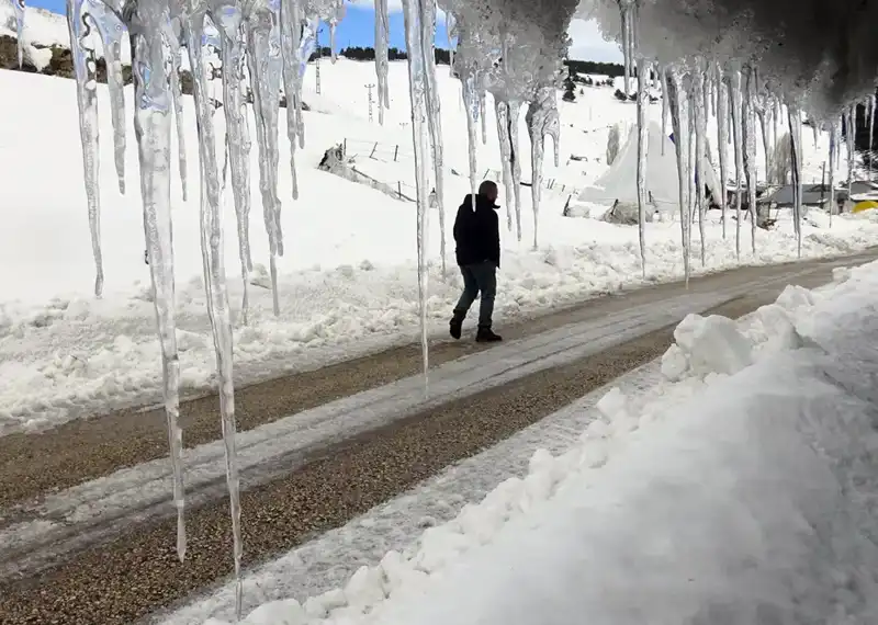 Kar Yağışı Yerini Dondurucu Soğuğa Bıraktı: Sıcaklık Eksi 26'ya İndi