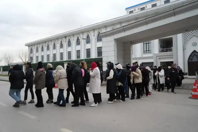 Dolandırıcıların Yeni Yöntemi: Yapay Zeka ile Kadın Görselleriyle Vurgun!