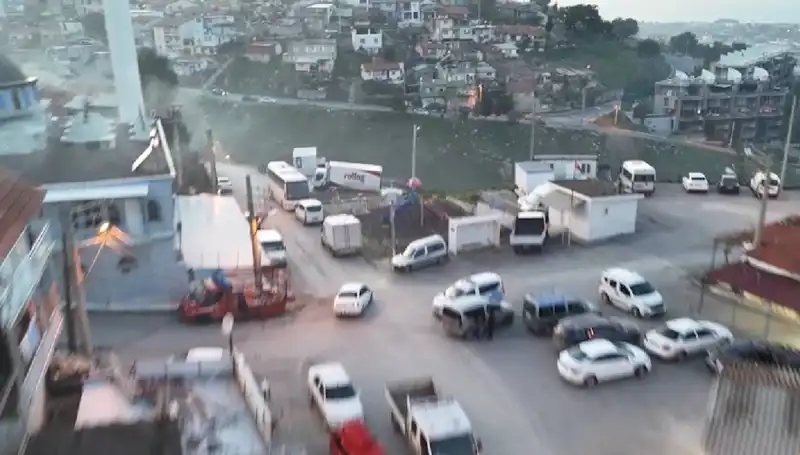 İzmir'de Gerçekleşen 99 Operasyonla 133 Kişi Gözaltına Alındı