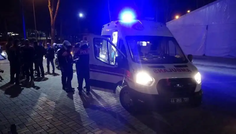 Parkta Silahlı Çatışma: İki Grup Arasındaki Kavga Kanlı Bitti