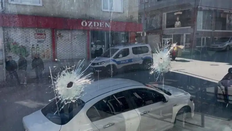 Bursa'da Kıraathaneye Silahlı Saldırı: Olayın Ardındaki Gerçekler