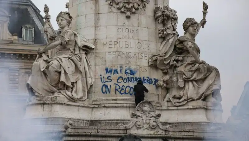 Paris Belediyesi'nin Grafiticilere Karşı Başlattığı Savaş: Kentin Sanatı mı, Suçu mu?