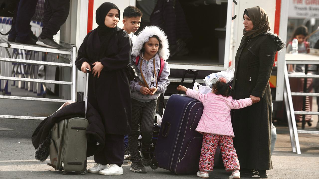 Elcemal ailesinin Suriye'ye Yürekleri Isıtan Dönüşü