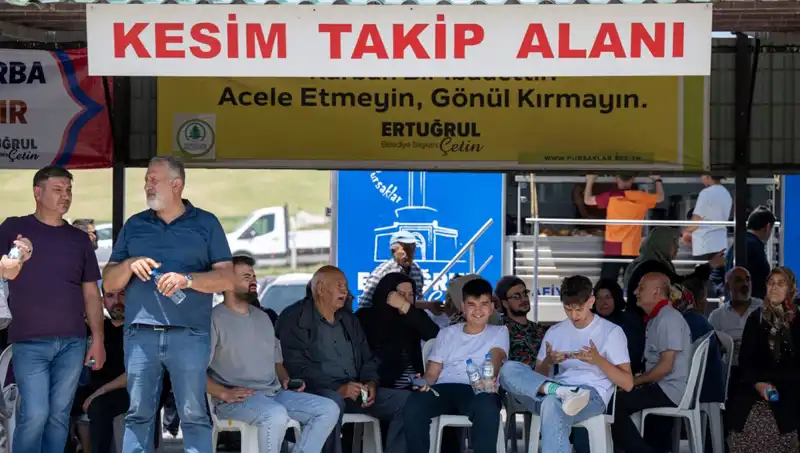 Ankara'da Kurban Pazarlarında Bayram Coşkusu ve Hareketlilik Zirveye Ulaşıyor