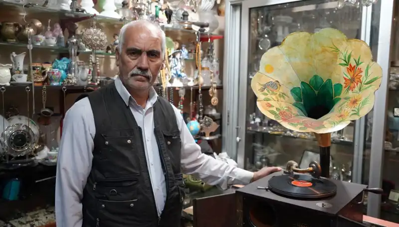 44 Yıldır Antikacılık Yapan Özel Koleksiyoner: Asırlık Gramofonların Koruyucusu
