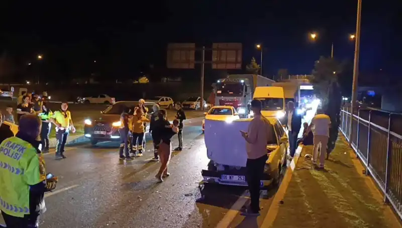 Otoyolda Kuralsız Geri Dönüş: İki Çocukla Dört Yaralı Kazanın Detayları