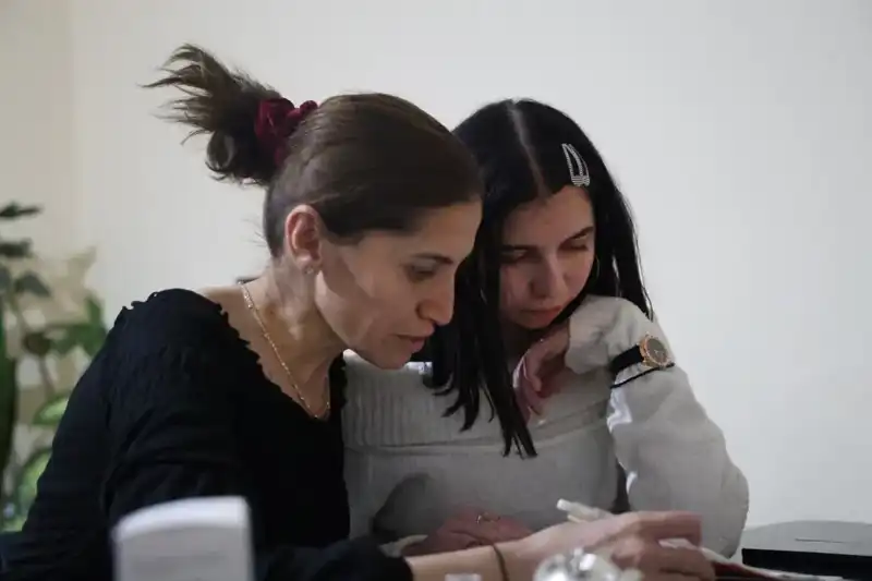 Küçük Yaşta Evlilik ve Kanser Mücadelesi: Bir Çocuğun Hayata Tutunma Hikayesi