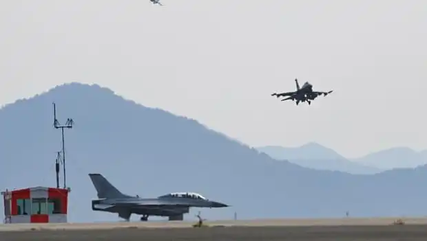 Güney Kore'deki Askeri Tatbikatta Hata: Savaş Uçağı Yanlışlıkla Köyü Bombaladı