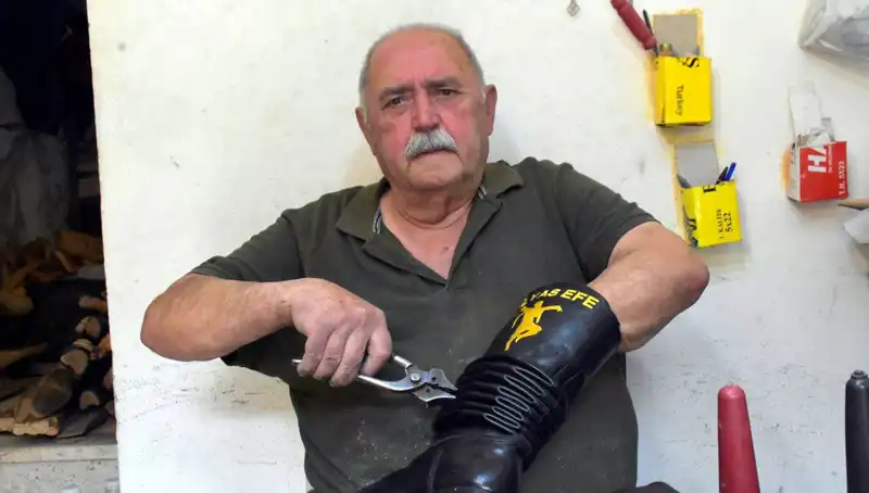 Tireli Hasan Usta: 64 Yıldır Elliyle Şaheserler Yaratan Özel Bir Zanaatkâr