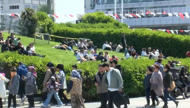 Taksim'de Deprem Yoğunluğu Artıyor: Ne Beklemeliyiz?