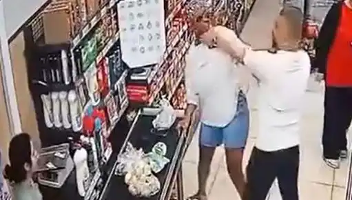 Markette Seçim Stresi: Çocuğunun Gözleri Önünde Kadına Şiddet!