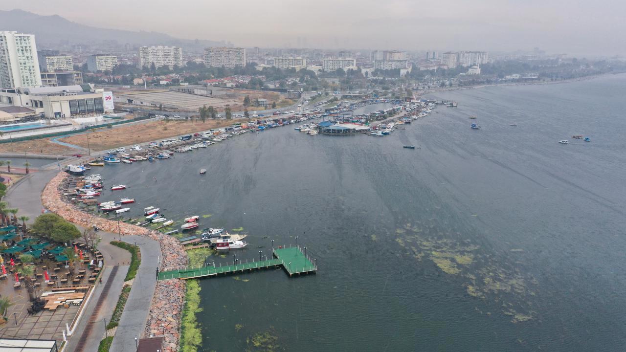 İzmir Körfezi'nde Kirlilik Sorumlularına Soruşturma Başlatıldı