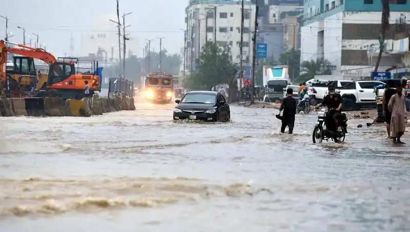 Pakistan'da Muson Yağmurlarından Kaynaklı Felaket: Ölü Sayısı Alarm Veriyor