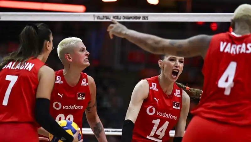 Türkiye-Japonya Voleybol Maçı: Şampiyonluk Mücadelesi  Gözler Parkede!